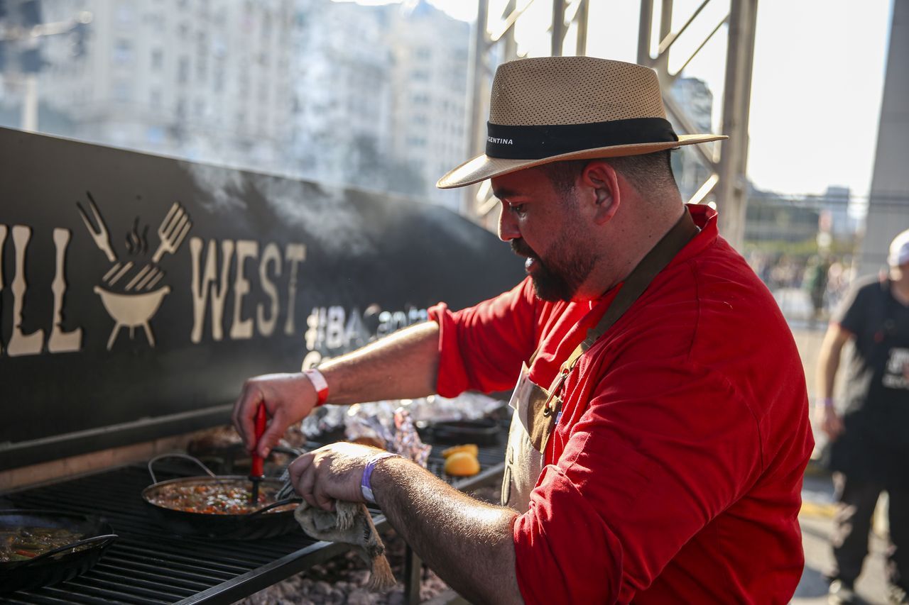 Şefler en lezzetli 'asado'yu pişirmek için yarıştı 16