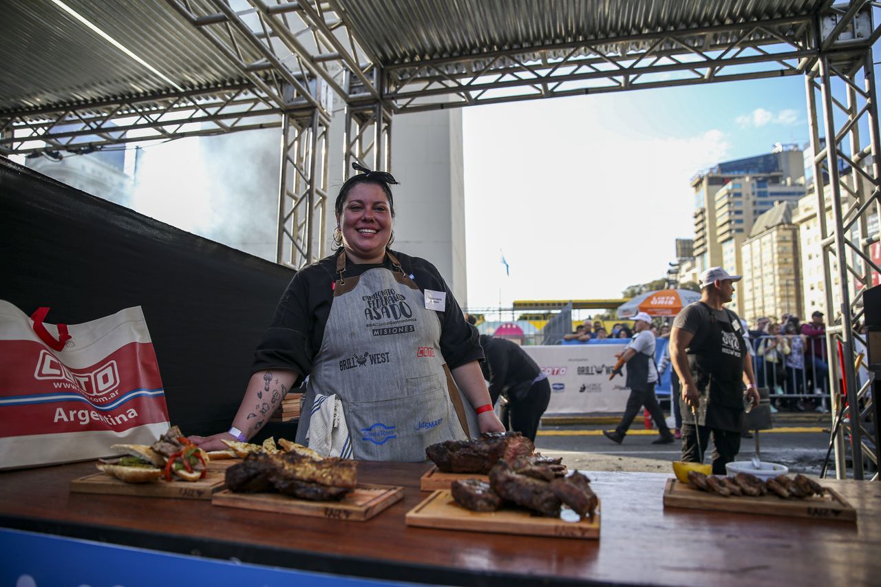 Şefler en lezzetli 'asado'yu pişirmek için yarıştı 23