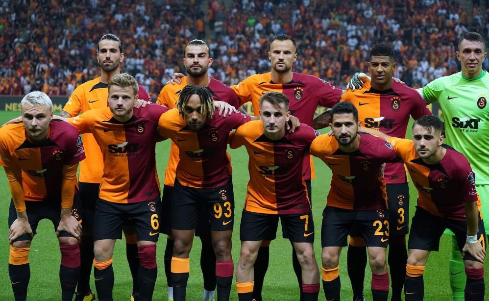 Şok yenilgi sonrası Galatasaray'da hareketli saatler! Dursun Özbek ve Okan Buruk görüştü 10
