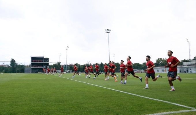 Şok yenilgi sonrası Galatasaray'da hareketli saatler! Dursun Özbek ve Okan Buruk görüştü 3