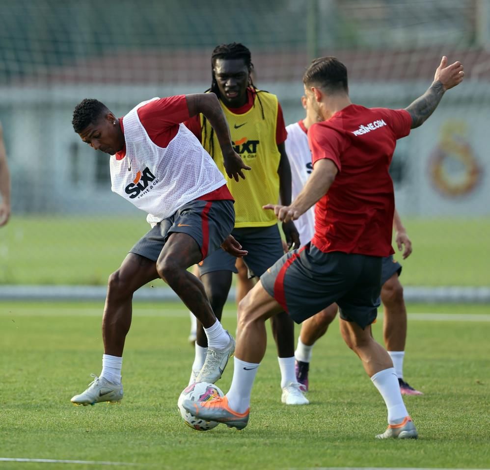 Şok yenilgi sonrası Galatasaray'da hareketli saatler! Dursun Özbek ve Okan Buruk görüştü 4