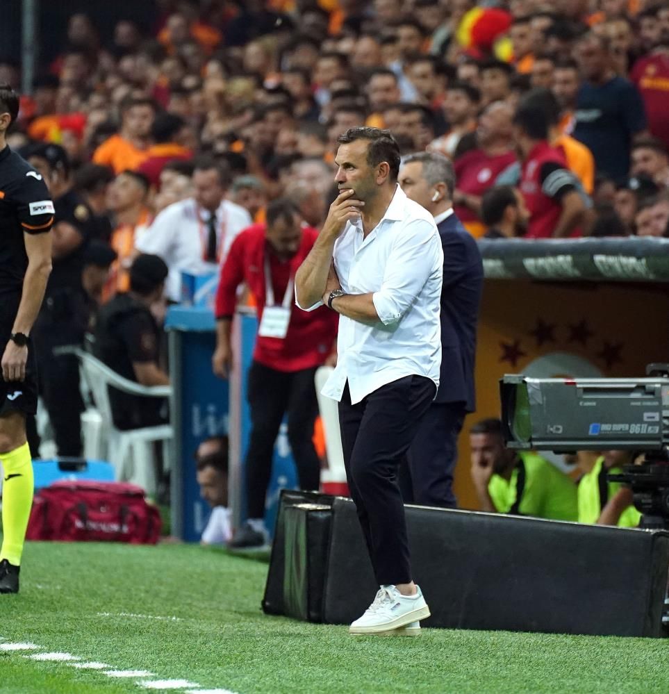 Şok yenilgi sonrası Galatasaray'da hareketli saatler! Dursun Özbek ve Okan Buruk görüştü 7
