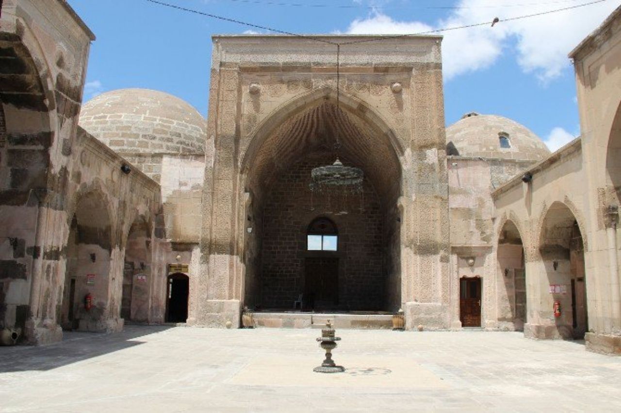 Anadolunun en eski yerleşim yeri Aksaray’ın gezilecek yerleri, yöresel lezzetleri ve şehrin kısaca tarihçesi 15