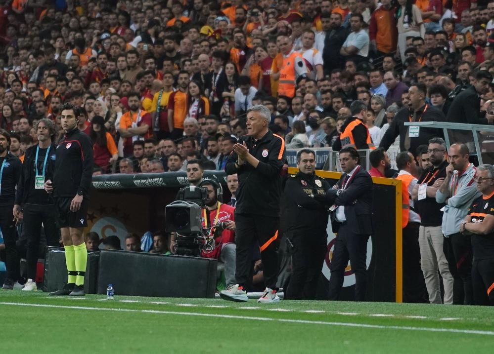 Galatasaray'a şok haber! Domenec Torrent öyle bir istekte bulundu ki... 4
