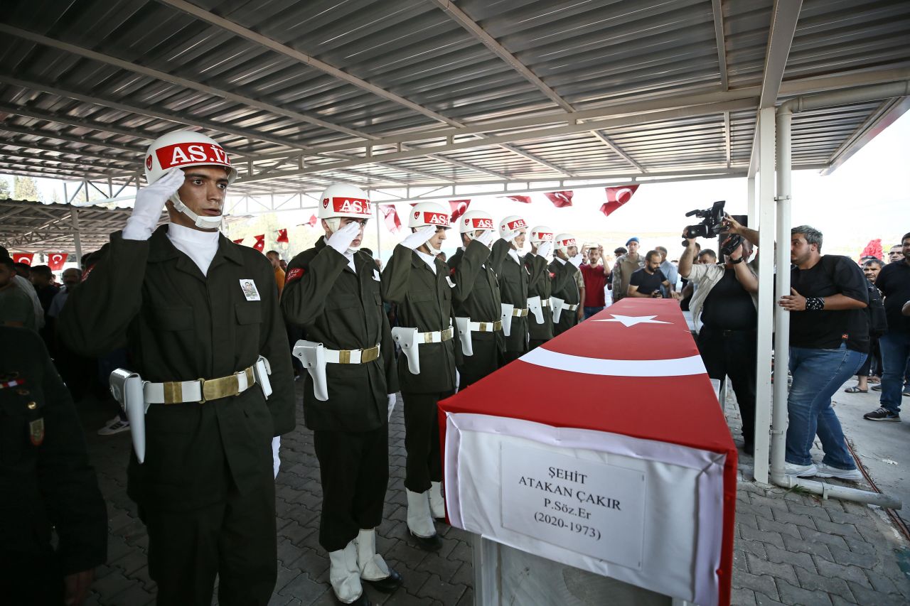 Şehit Piyade Sözleşmeli Er Çakır, Osmaniye'de son yolculuğuna uğurlandı 3