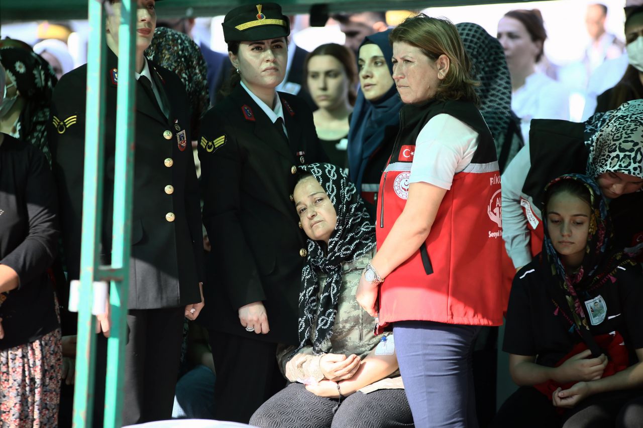 Şehit Piyade Sözleşmeli Er Çakır, Osmaniye'de son yolculuğuna uğurlandı 4