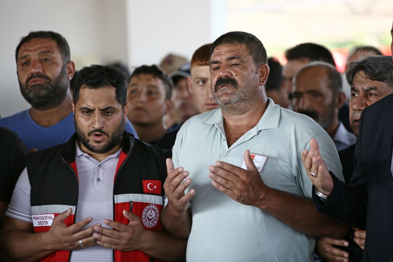 Şehit Piyade Sözleşmeli Er Çakır, Osmaniye'de son yolculuğuna uğurlandı 5