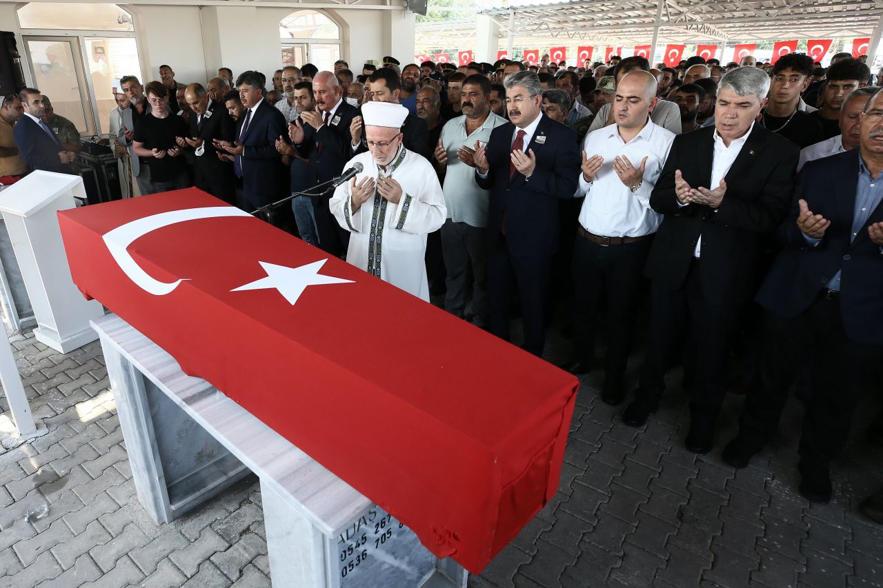 Şehit Piyade Sözleşmeli Er Çakır, Osmaniye'de son yolculuğuna uğurlandı 7