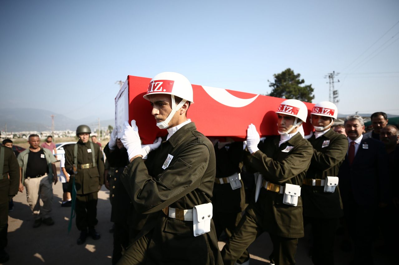 Şehit Piyade Sözleşmeli Er Çakır, Osmaniye'de son yolculuğuna uğurlandı 10