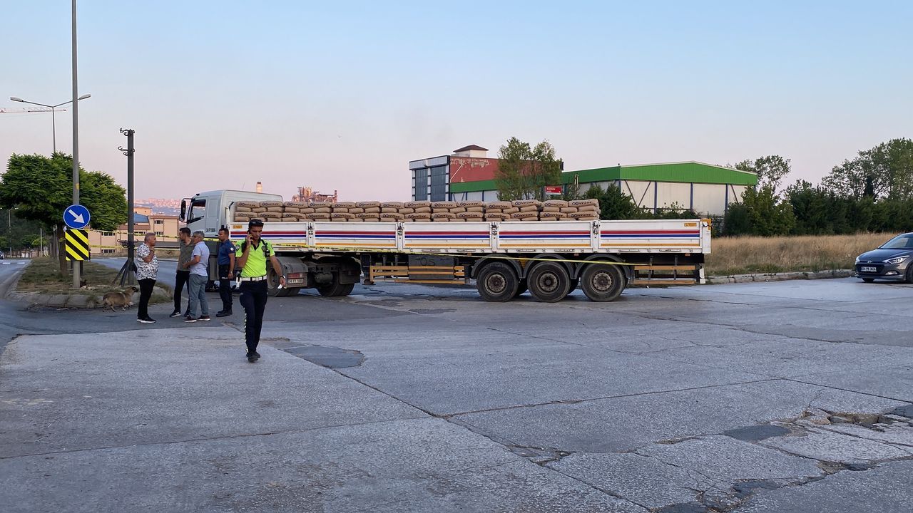 Bisiklet sürerken TIR'ın altında kalan 11 yaşındaki çocuğun bacağı koptu 6