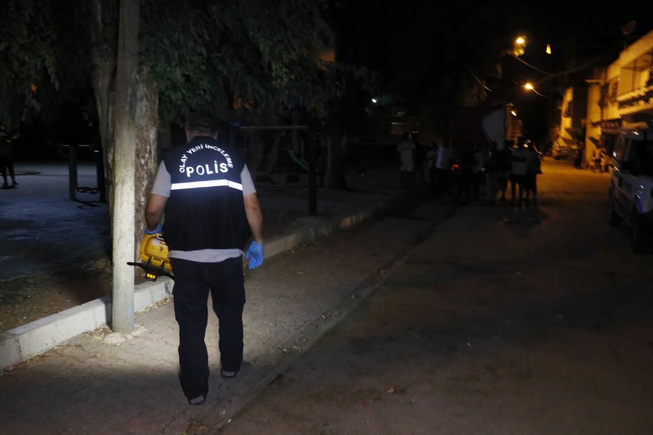 Adana’da selam verme bahanesiyle yaklaştı, 2 kişiyi vurdu 3