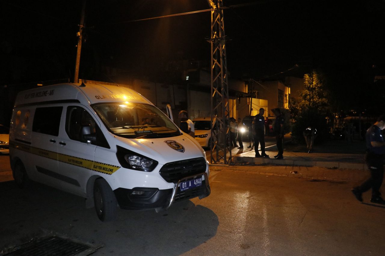 Adana’da selam verme bahanesiyle yaklaştı, 2 kişiyi vurdu 4