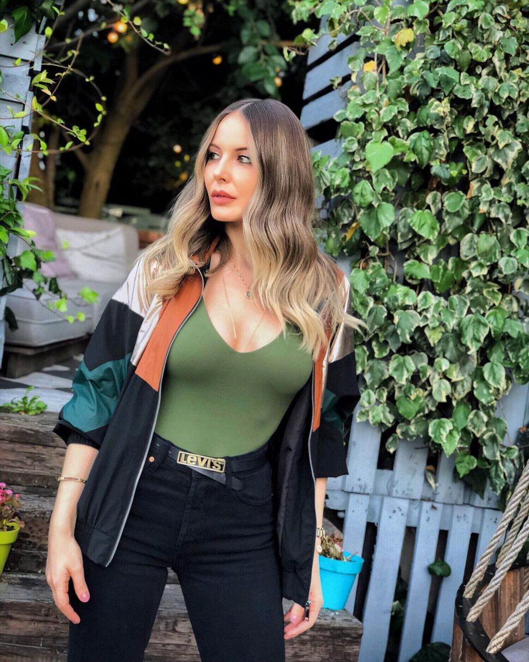 Hande Sarıoğlu'nun Instagram hesabından yaptığı cesur paylaşımlarına beğeni yağdı 10
