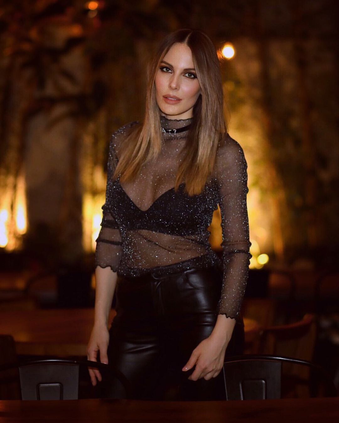 Hande Sarıoğlu'nun Instagram hesabından yaptığı cesur paylaşımlarına beğeni yağdı 12