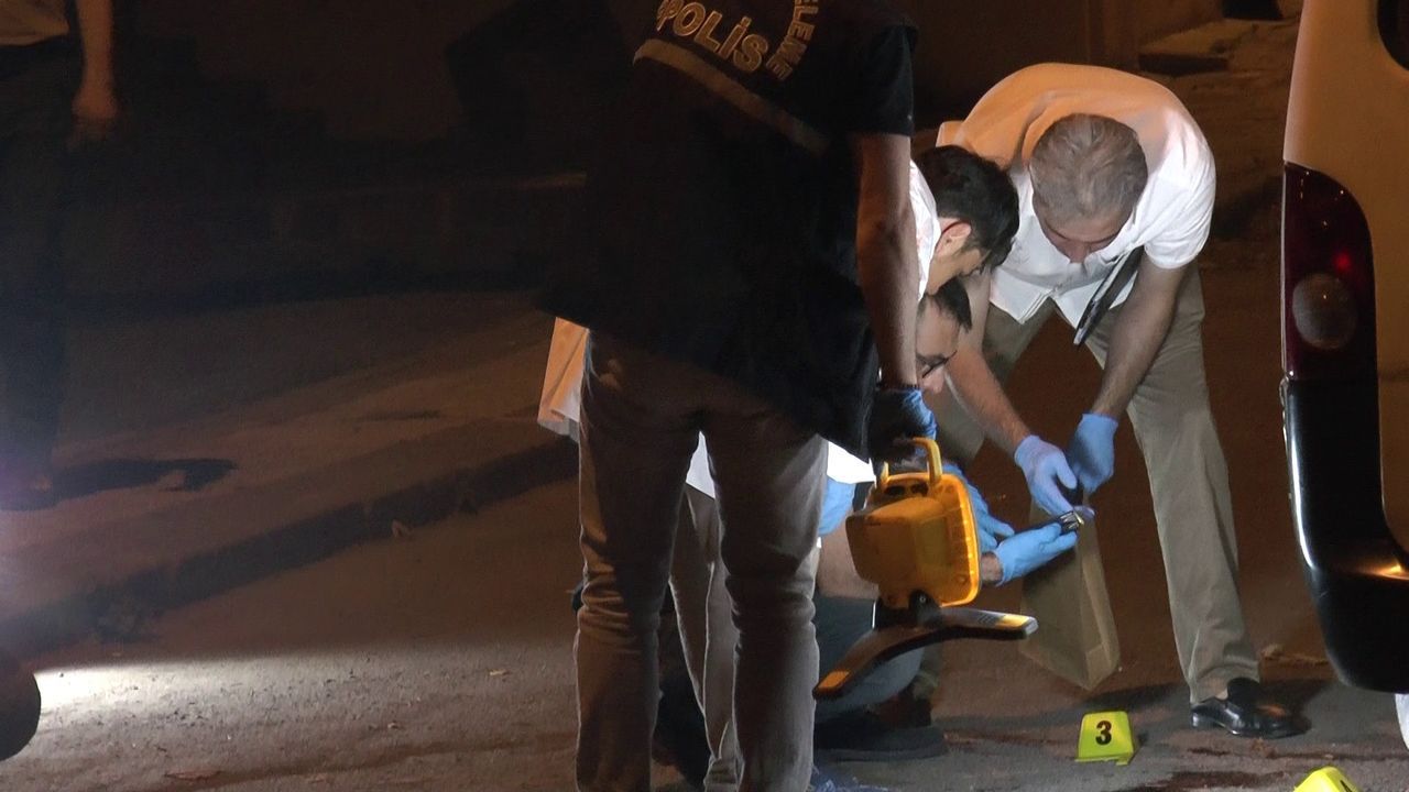 Uyuşturucu satıcılarının hesaplaşması kanlı bitti: 1 ölü, 1 yaralı 4