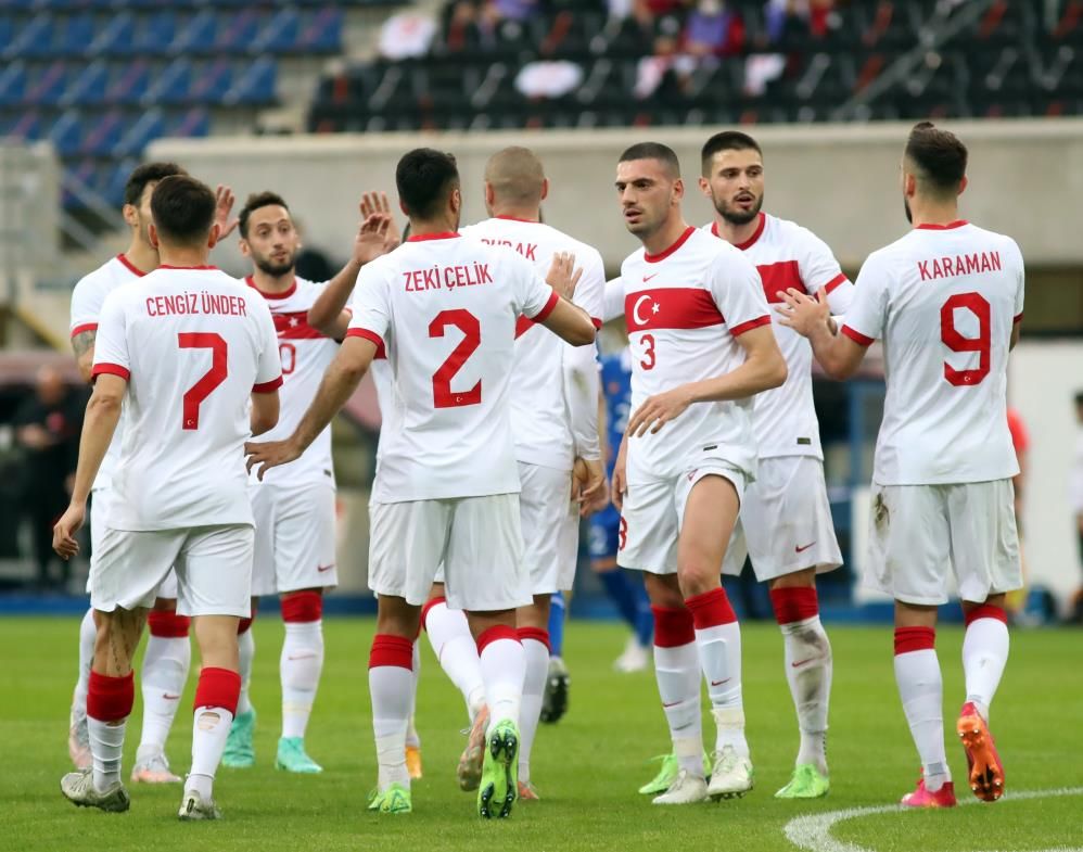 Galatasaray milli futbolcuyu transfer ediyor! Okan Buruk'tan flaş telefon... 3