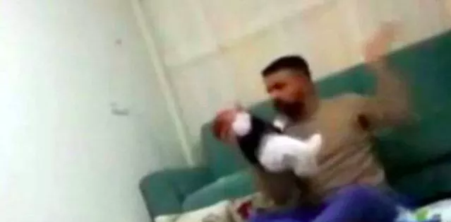 Ağladığı için 2 aylık oğlunu öldüresiye dövdü: Savunması pes dedirtti 2