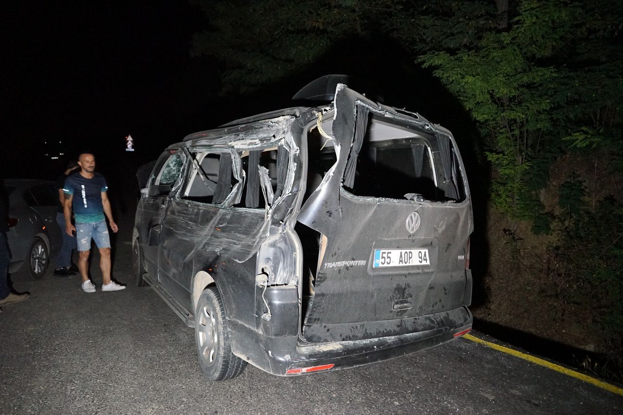 Takla atarak karşı şeritteki araçların üzerine uçtu: 3 ölü, 5 yaralı 10