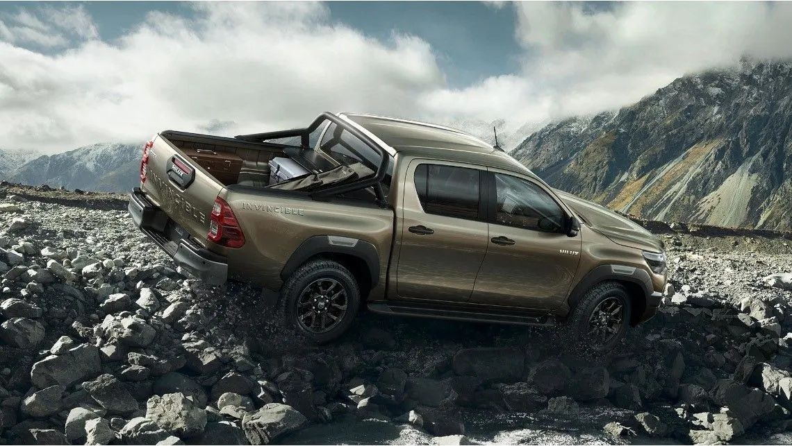 Toyota Hilux İndirimli Fiyatı Göz Kırptı! Bu Fiyat Bir Daha Bulunmaz 5