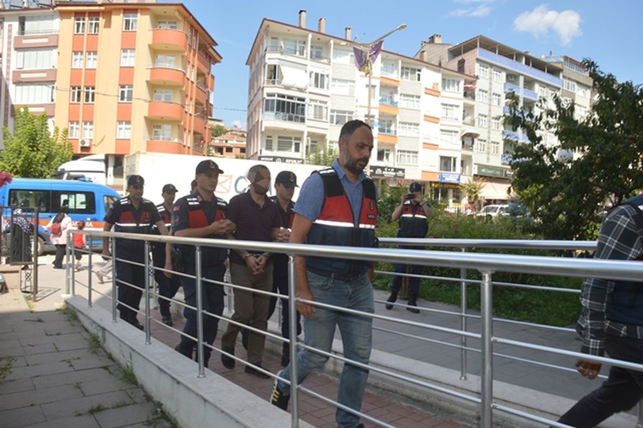 Yanmış otomobil korkunç cinayeti ortaya çıkardı 5