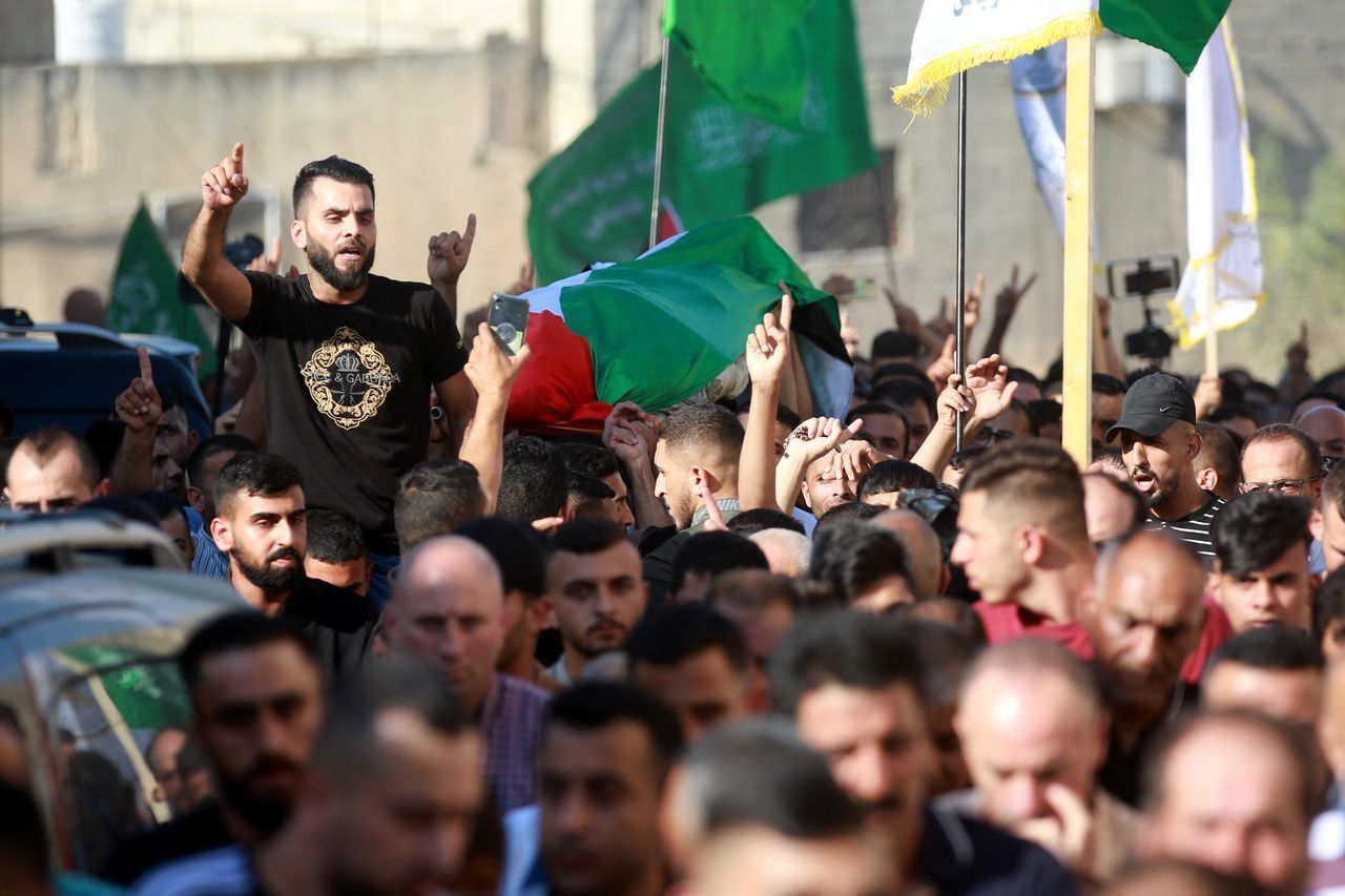 İsrail askerlerince öldürülen Filistinli son yolculuğuna uğurlandı 9