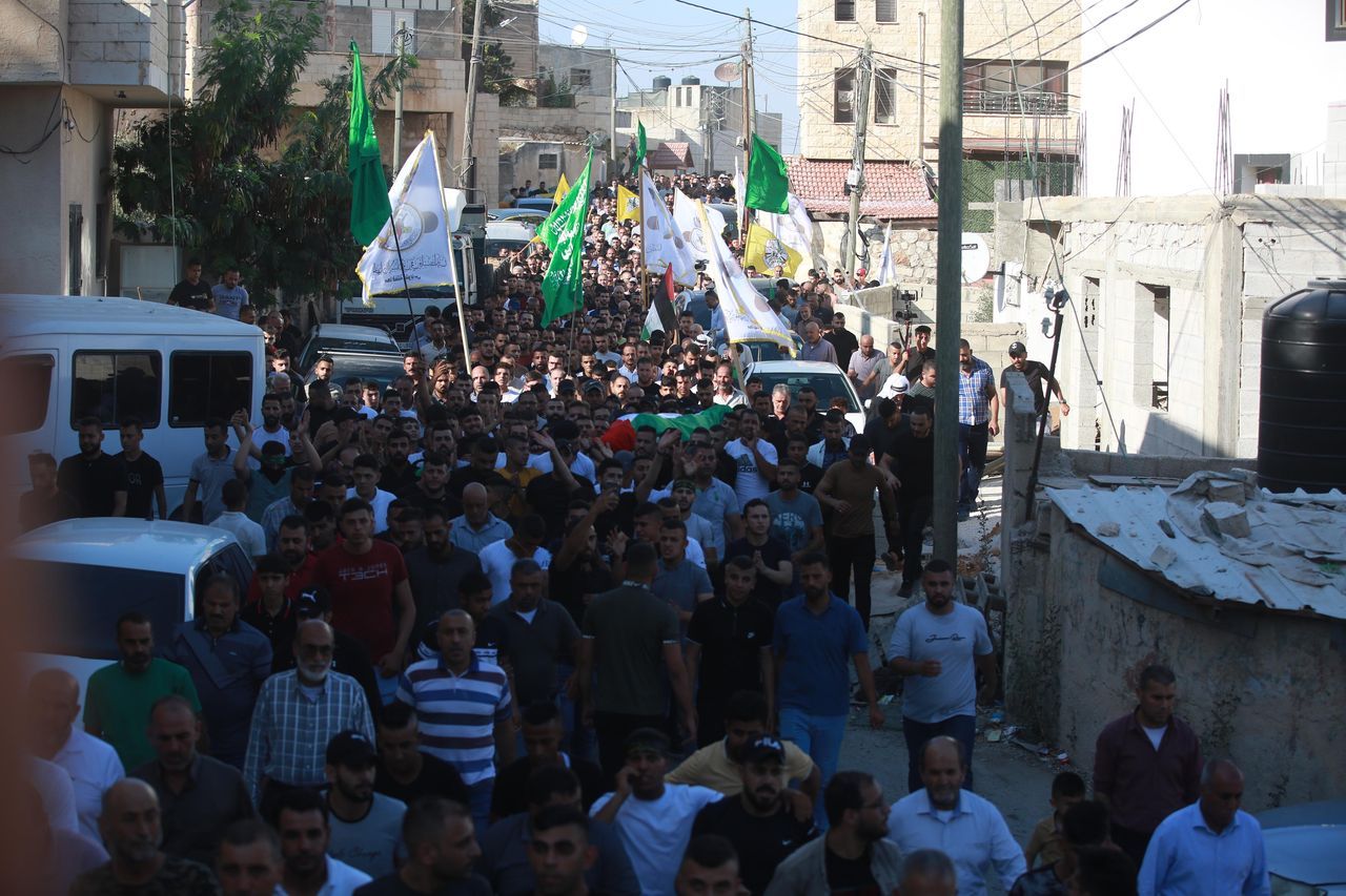 İsrail askerlerince öldürülen Filistinli son yolculuğuna uğurlandı 12