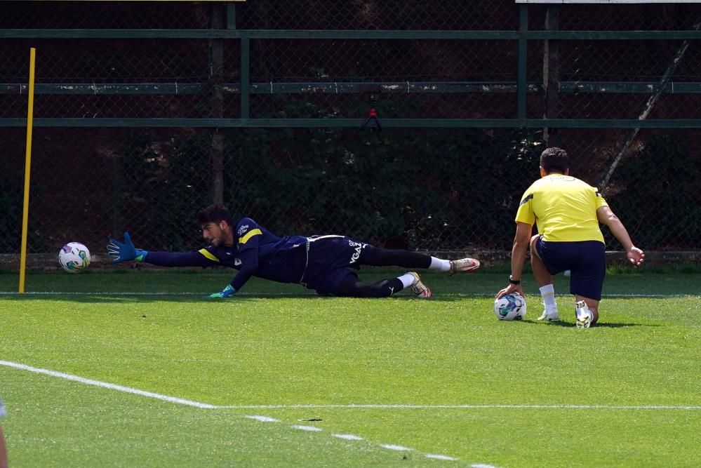 Sakatlık yaşayan yeni transfer Joao Pedro'dan Fenerbahçe'ye flaş haber! 3
