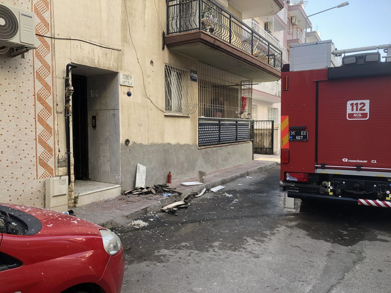 Yatalak hasta ile kedisi alevler arasında mahsur kaldı 5