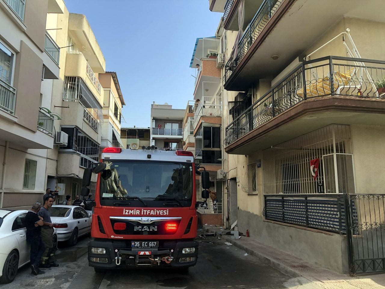 Yatalak hasta ile kedisi alevler arasında mahsur kaldı 2