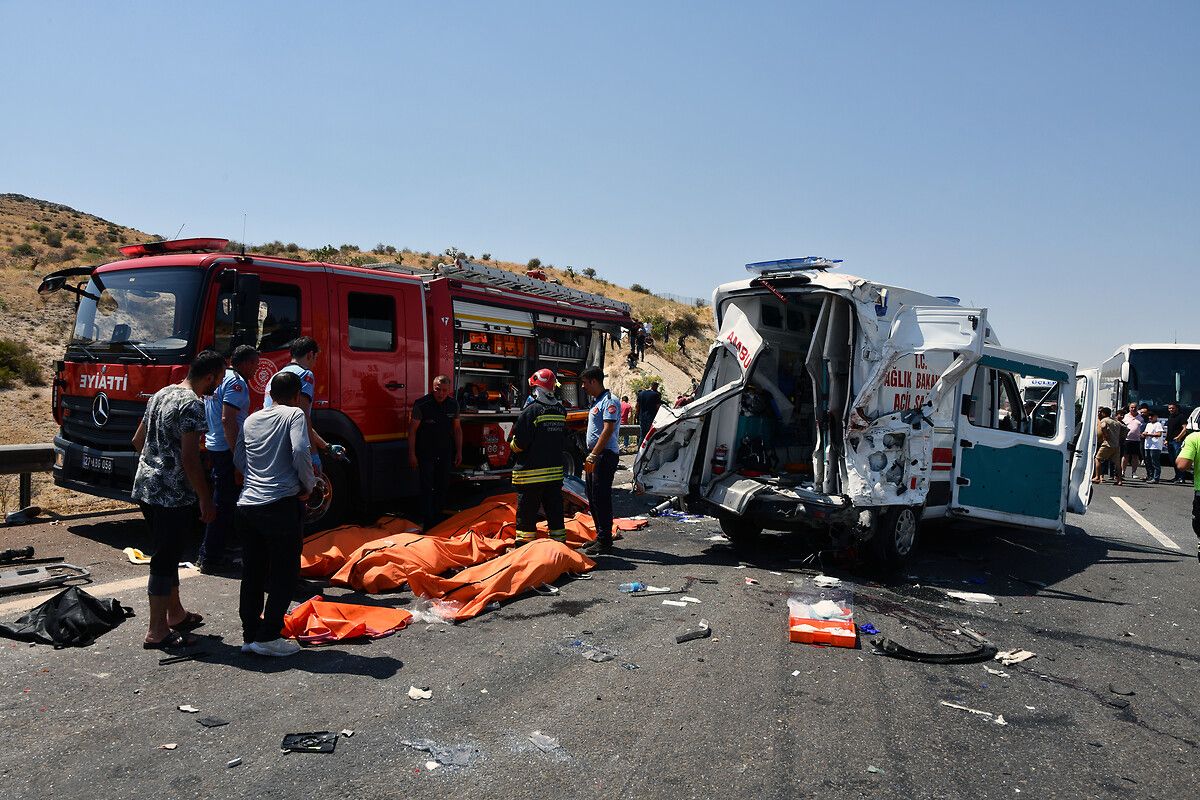 Gaziantep'te 15 kişini ölümüne neden olan kazada şok tespitler: Hız sınırı aşılmış, 307 metrelik fren izi var! 1