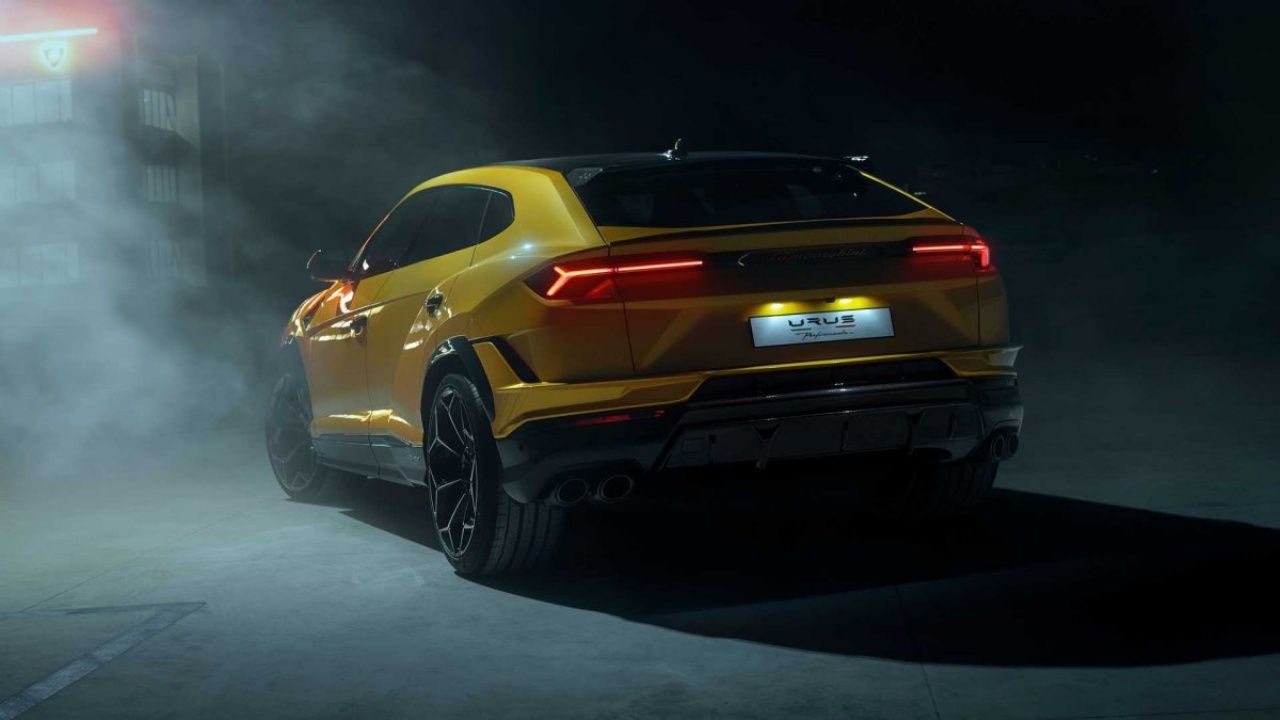 Lamborghini, 666 beygirlik Urus Performante otomobilini tanıttı 5