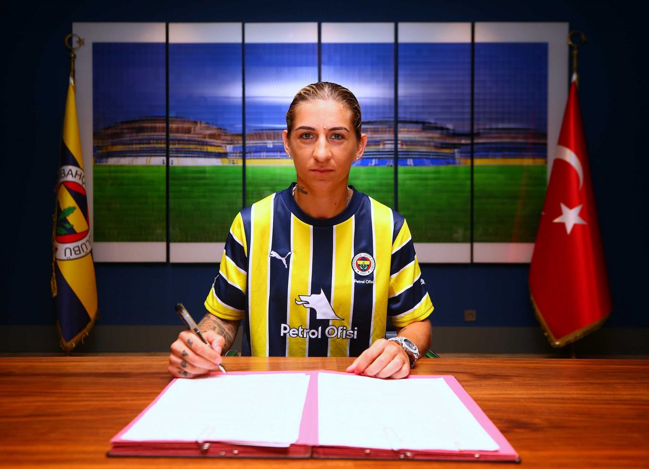 Fenerbahçe Kadın Futbol Takımı, Nazlıcan Parlak'ı transfer etti 3