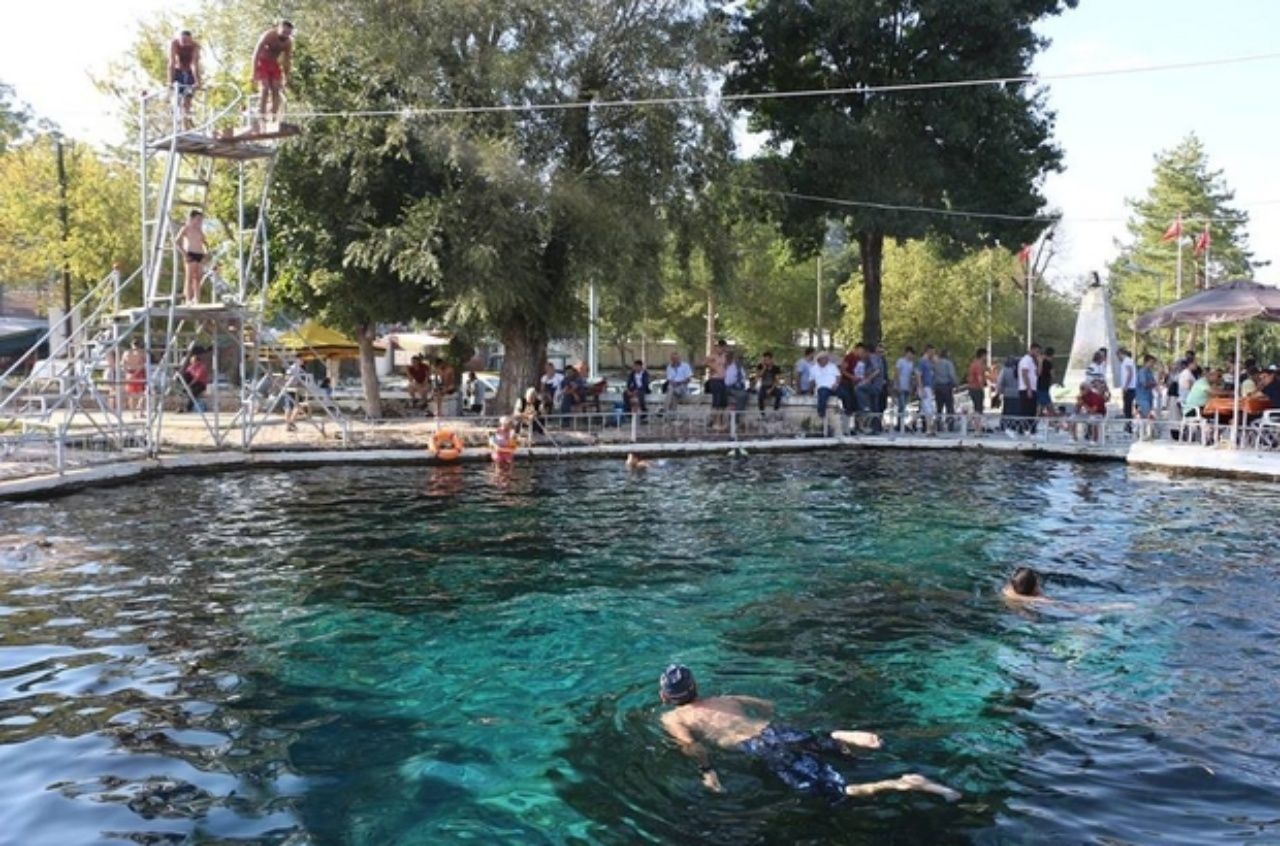 Sakaryabaşı, turizmin merkezi haline geldi! Sadece haftasonu 30 bin kişi tarafından ziyaret ediliyor. 6
