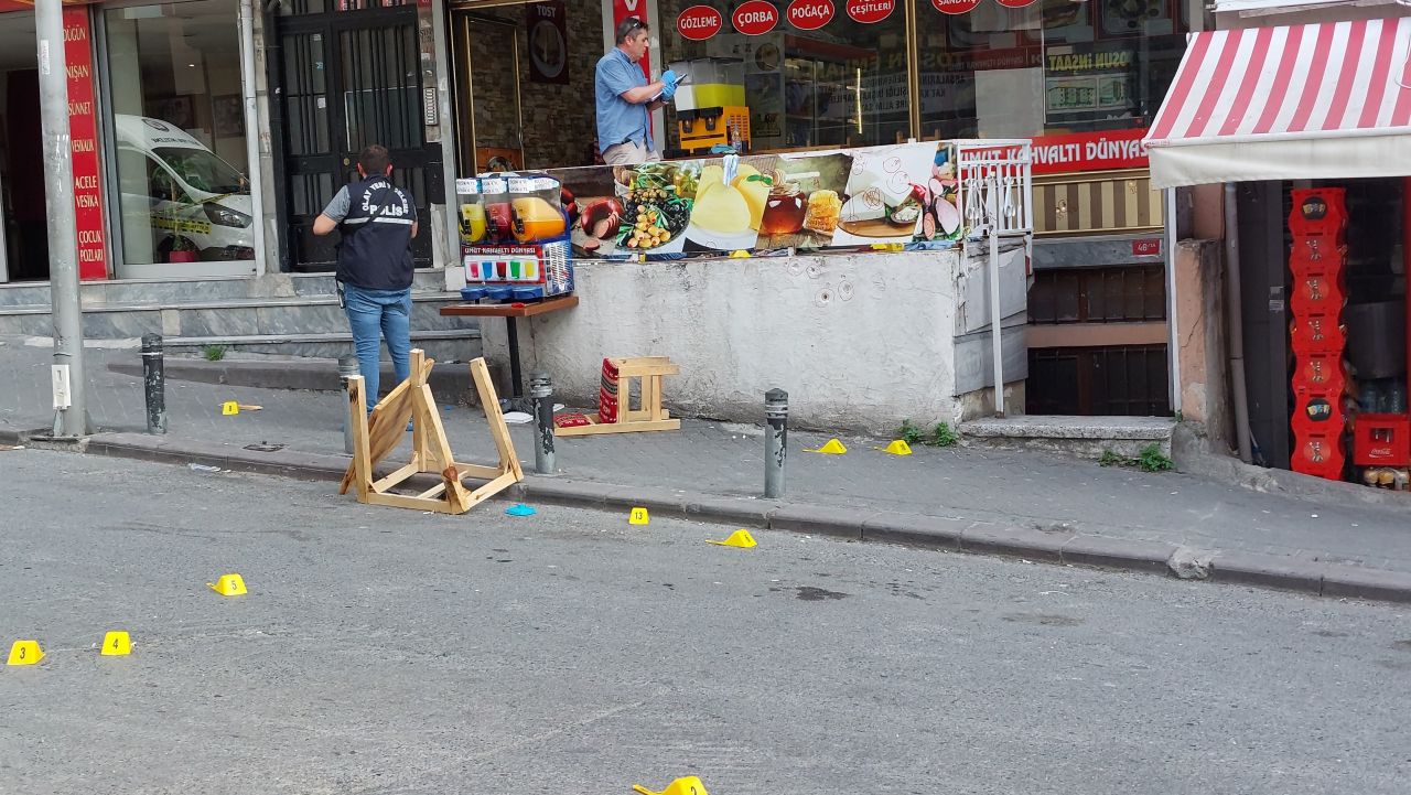 Küçükçekmece’de silahlı saldırı: 2 ölü 3