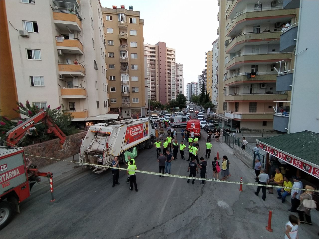 12 yaşındaki çocuk çöp kamyonunun altında kaldı 8