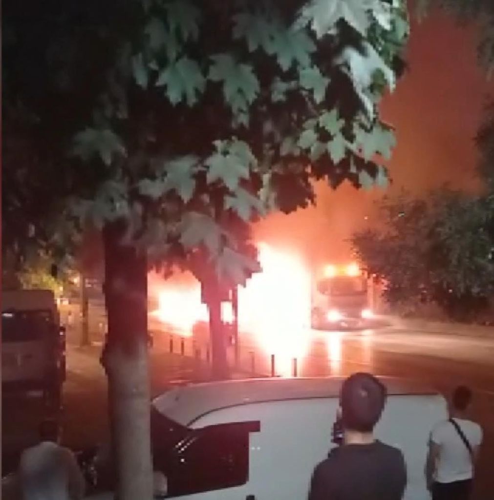 Kazanın ardından araçlar alev aldı, sürücüler ölümden döndü 3