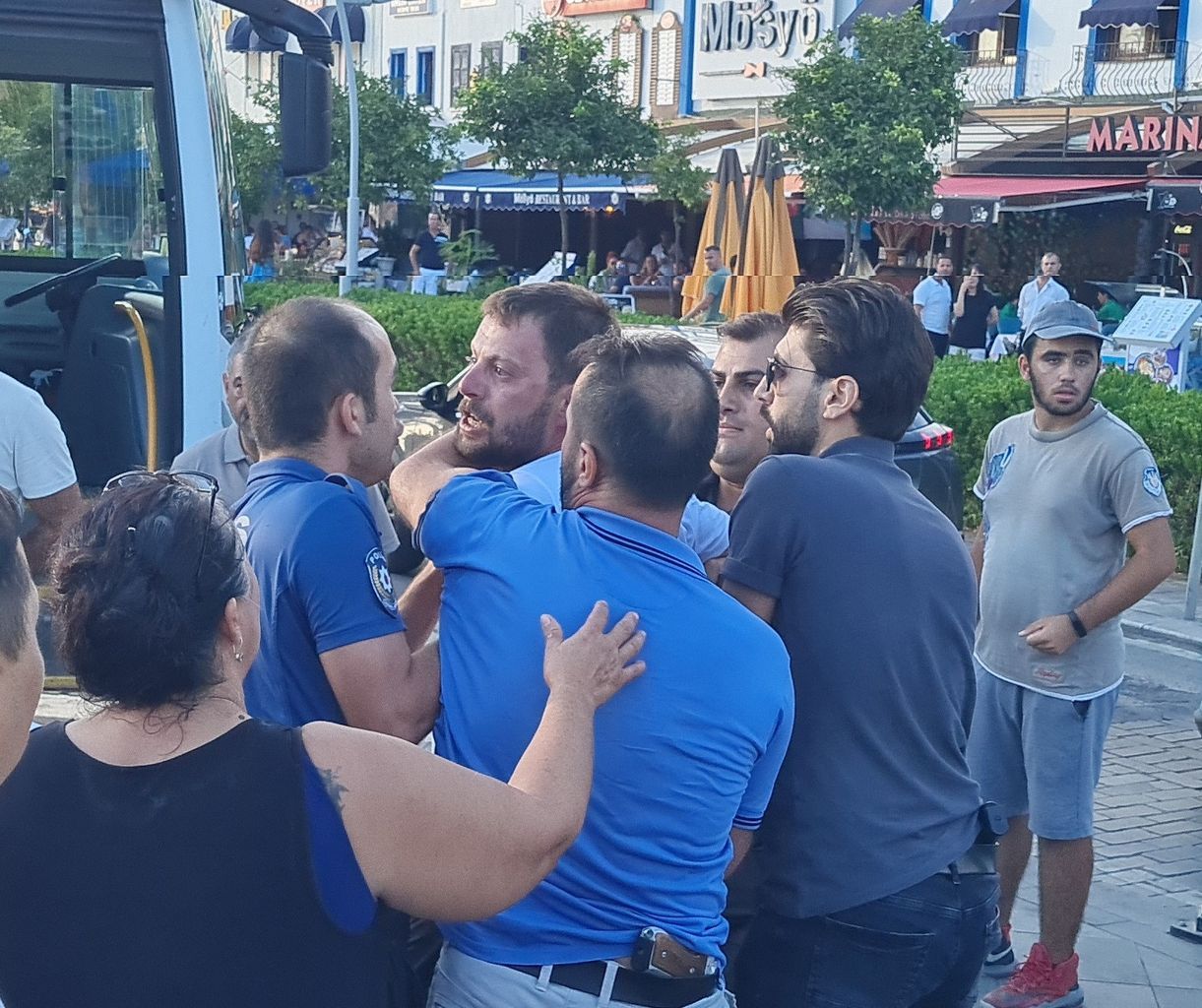 Bodrum’da tekne çalışanları ile müşterileri birbirine girdi: 1 polis yaralandı 3