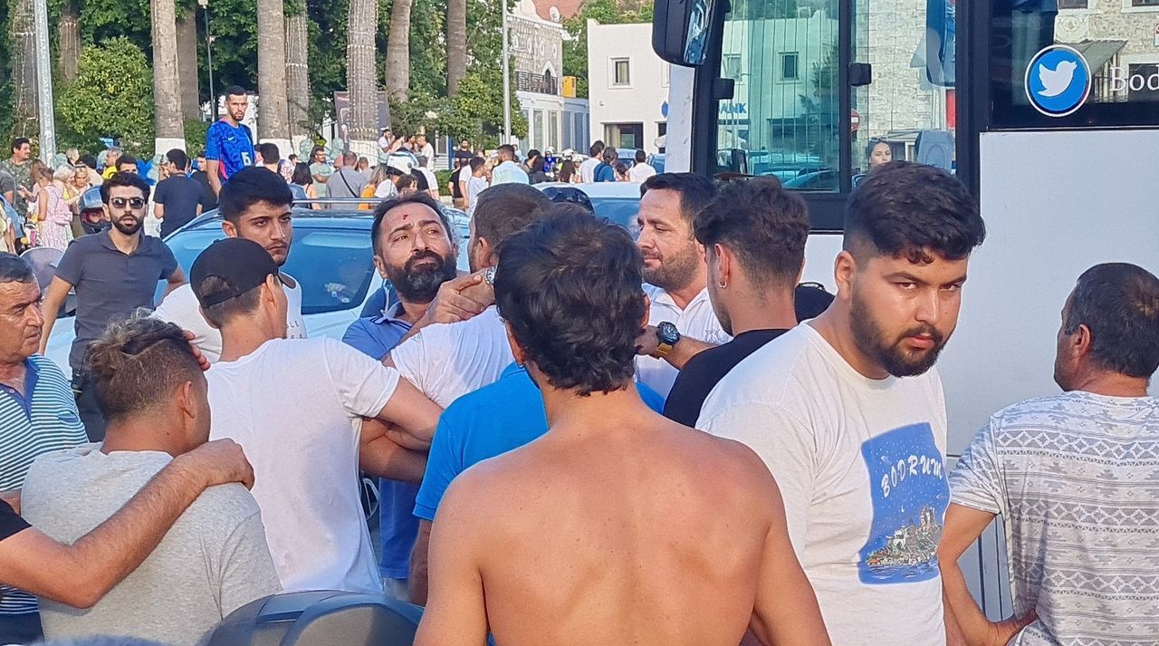 Bodrum’da tekne çalışanları ile müşterileri birbirine girdi: 1 polis yaralandı 5