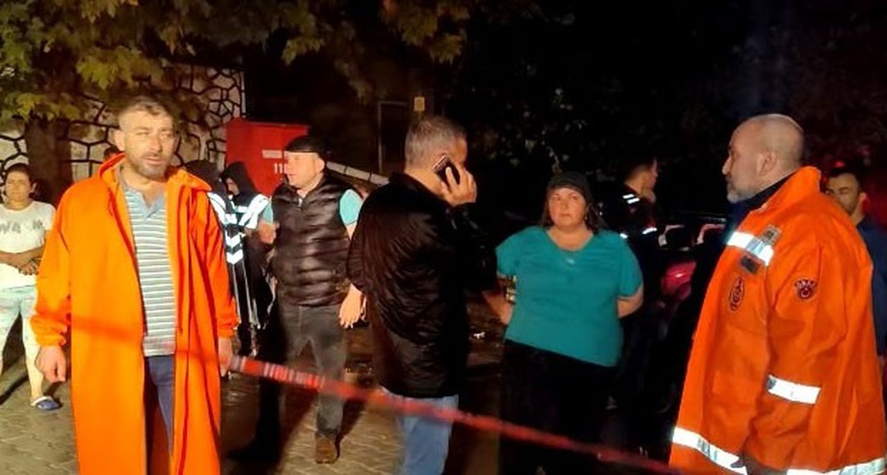Bursa’da sele kapılan 4 kişiyi ekipler kurtardı 5