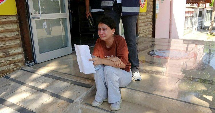 'Annem babam vefat etti' diyerek yürekleri dağlamıştı! Ayşe üniversiteli oldu 1
