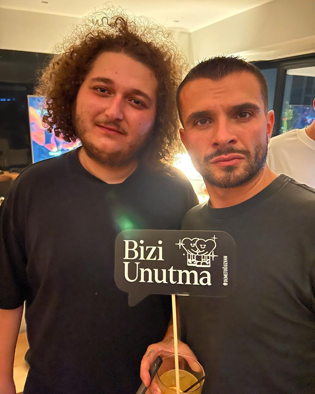 Demet Özdemir ile yarın evlenecek olan Oğuzhan Koç bekarlığa veda etti 13