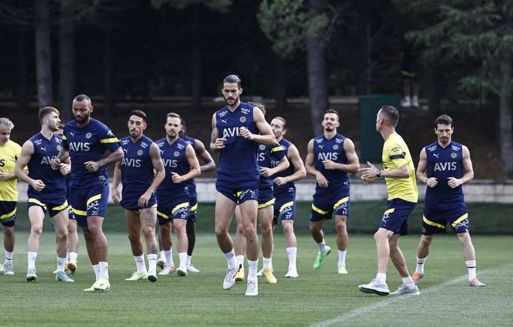 Fenerbahçeli yıldız futbolcuya 10 milyon Euro'luk transfer teklifi 1