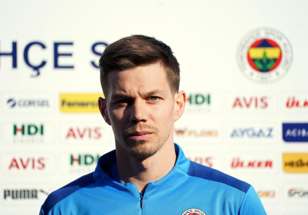 Fenerbahçeli yıldız futbolcuya 10 milyon Euro'luk transfer teklifi 12