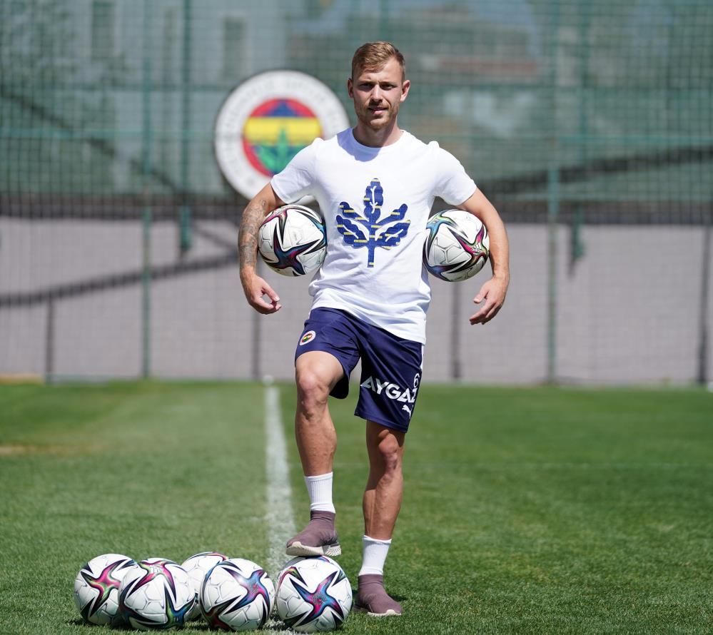 Fenerbahçeli yıldız futbolcuya 10 milyon Euro'luk transfer teklifi 4