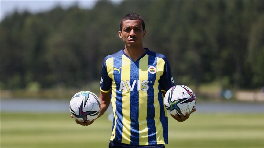 Fenerbahçeli yıldız futbolcuya 10 milyon Euro'luk transfer teklifi 7
