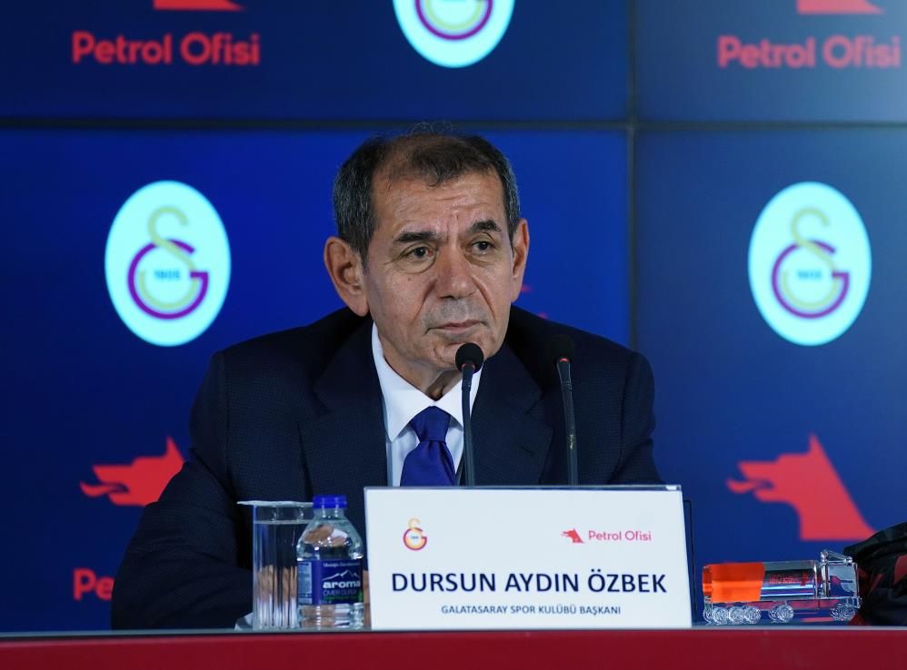 Galatasaray Başkanı Dursun Özbek, imza töreninde transfer bombasını patlattı 2