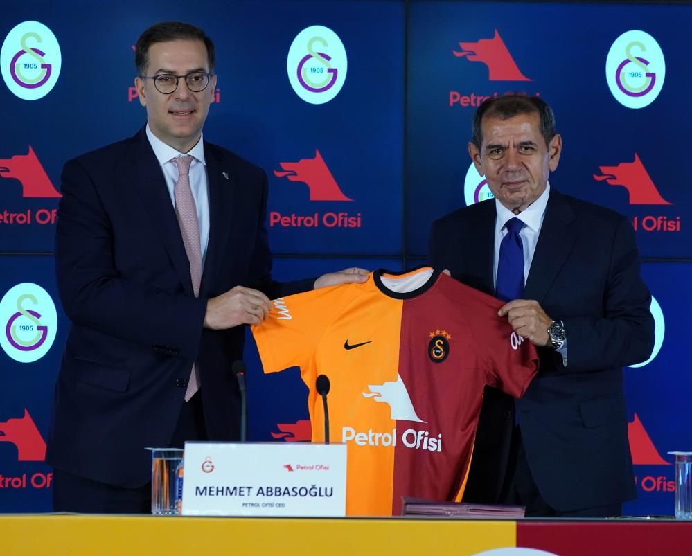 Galatasaray Başkanı Dursun Özbek, imza töreninde transfer bombasını patlattı 5