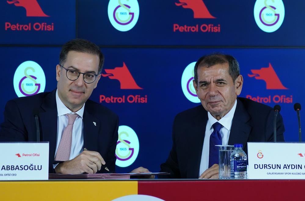 Galatasaray Başkanı Dursun Özbek, imza töreninde transfer bombasını patlattı 7