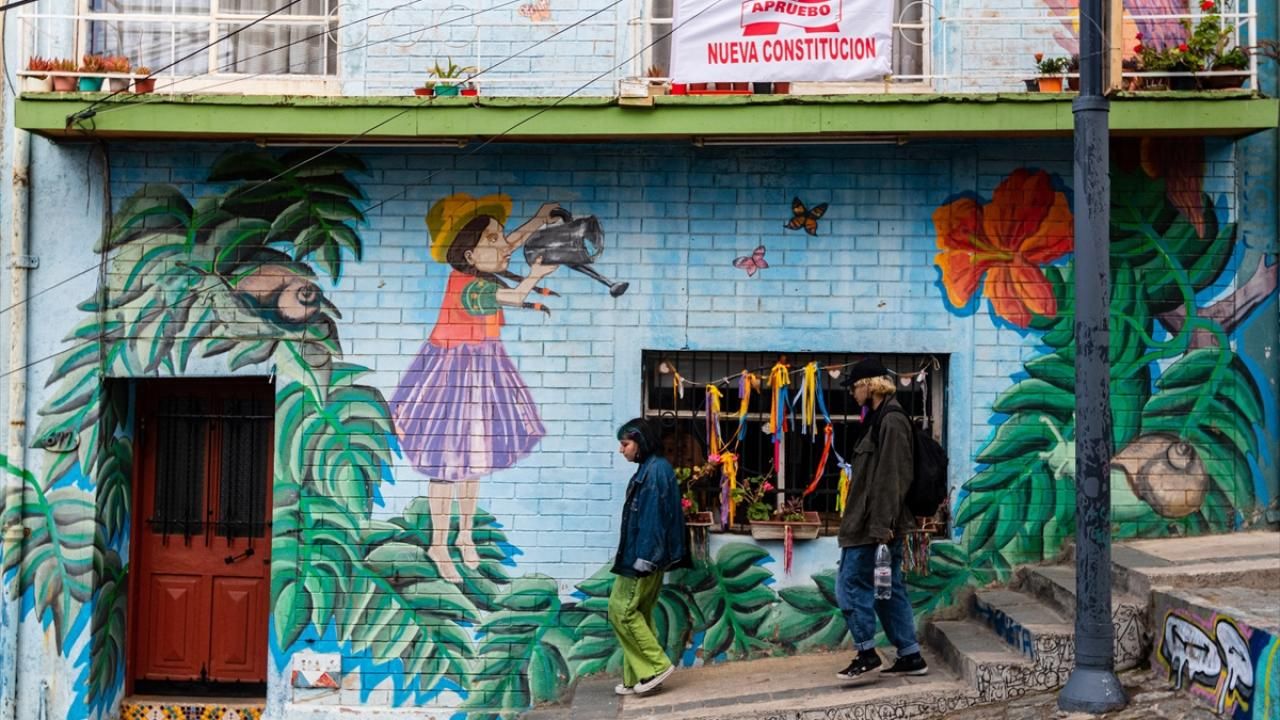 Şili’nin Valparaiso şehrinde sanat sokaklara yansıdı 6
