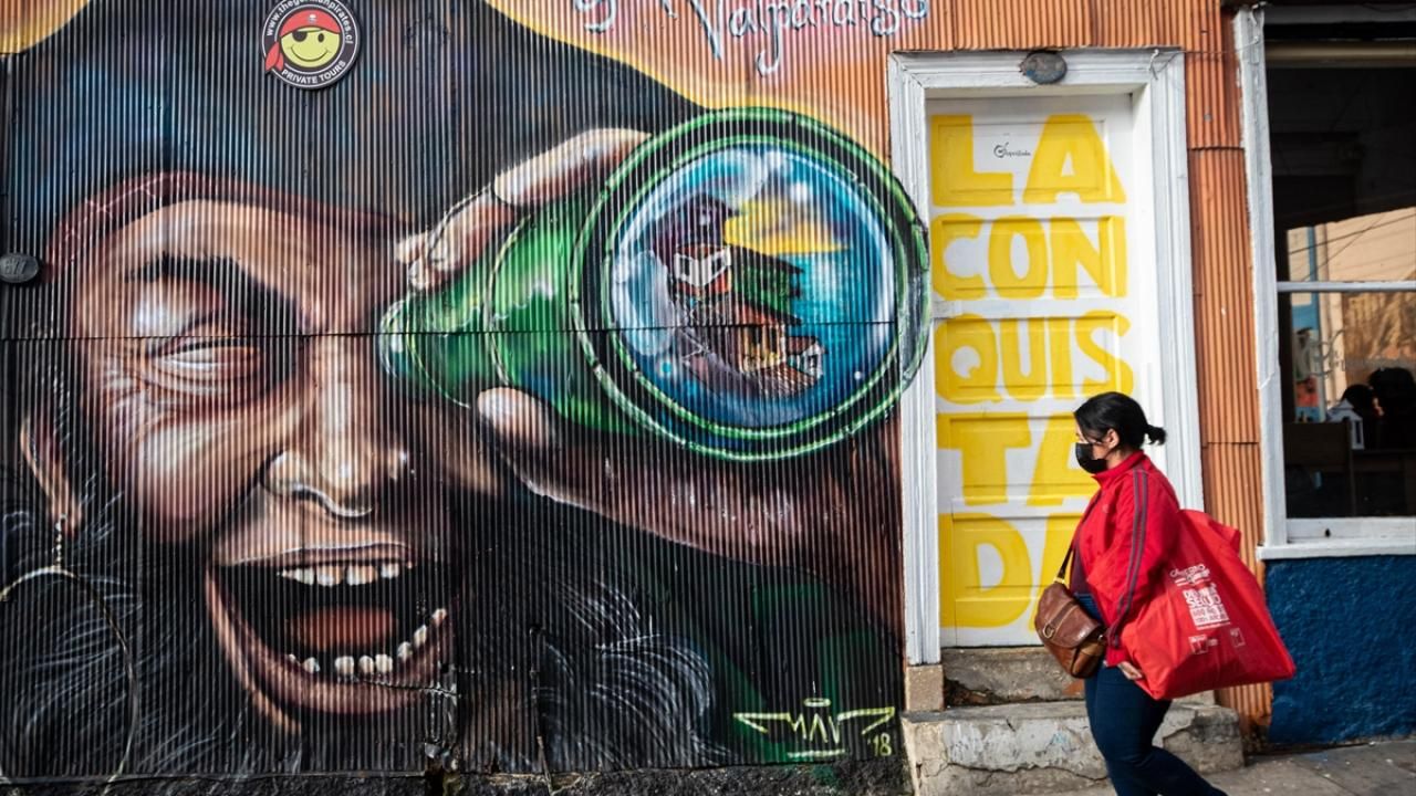 Şili’nin Valparaiso şehrinde sanat sokaklara yansıdı 10